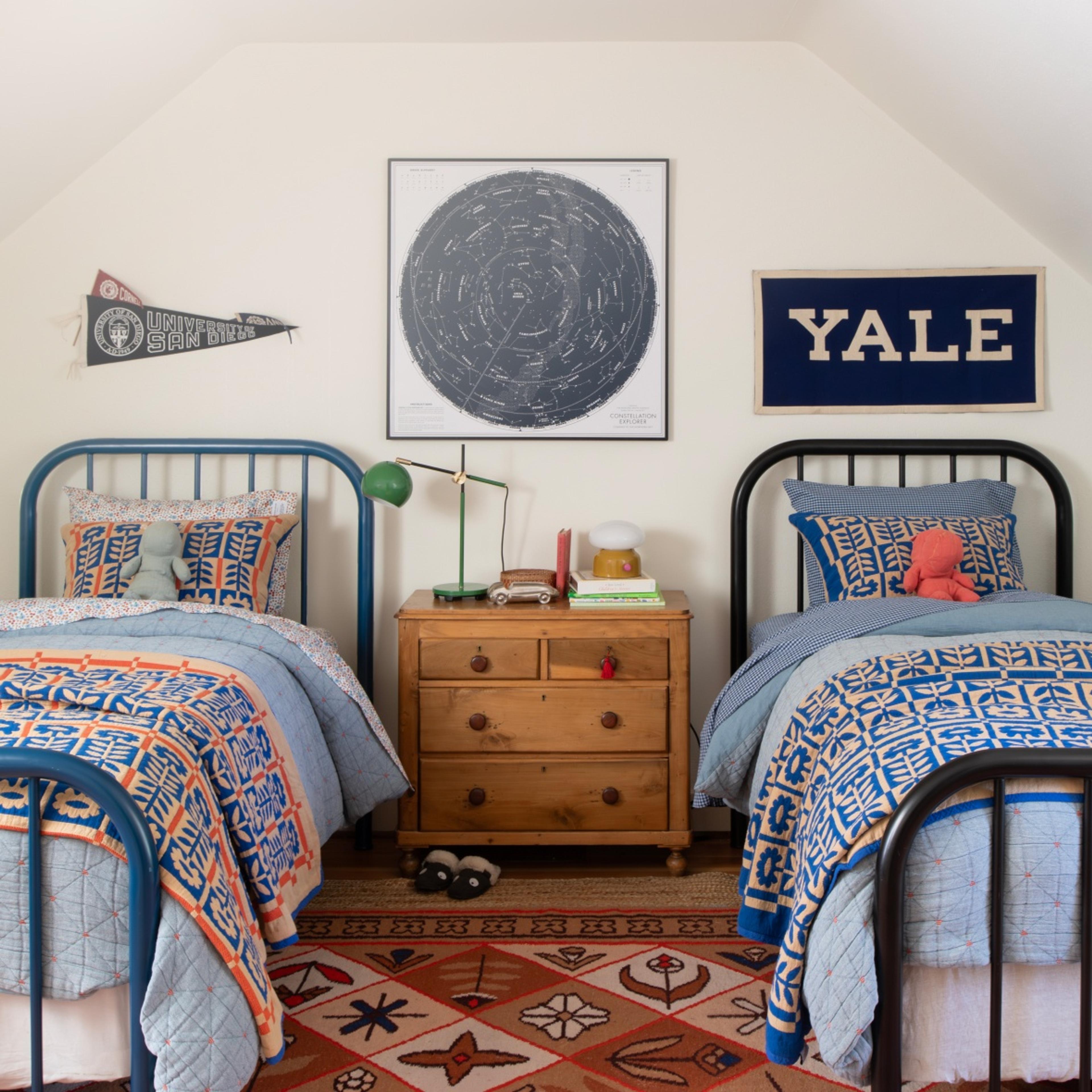 Twin beds with Cobalt Stillwater Quilt