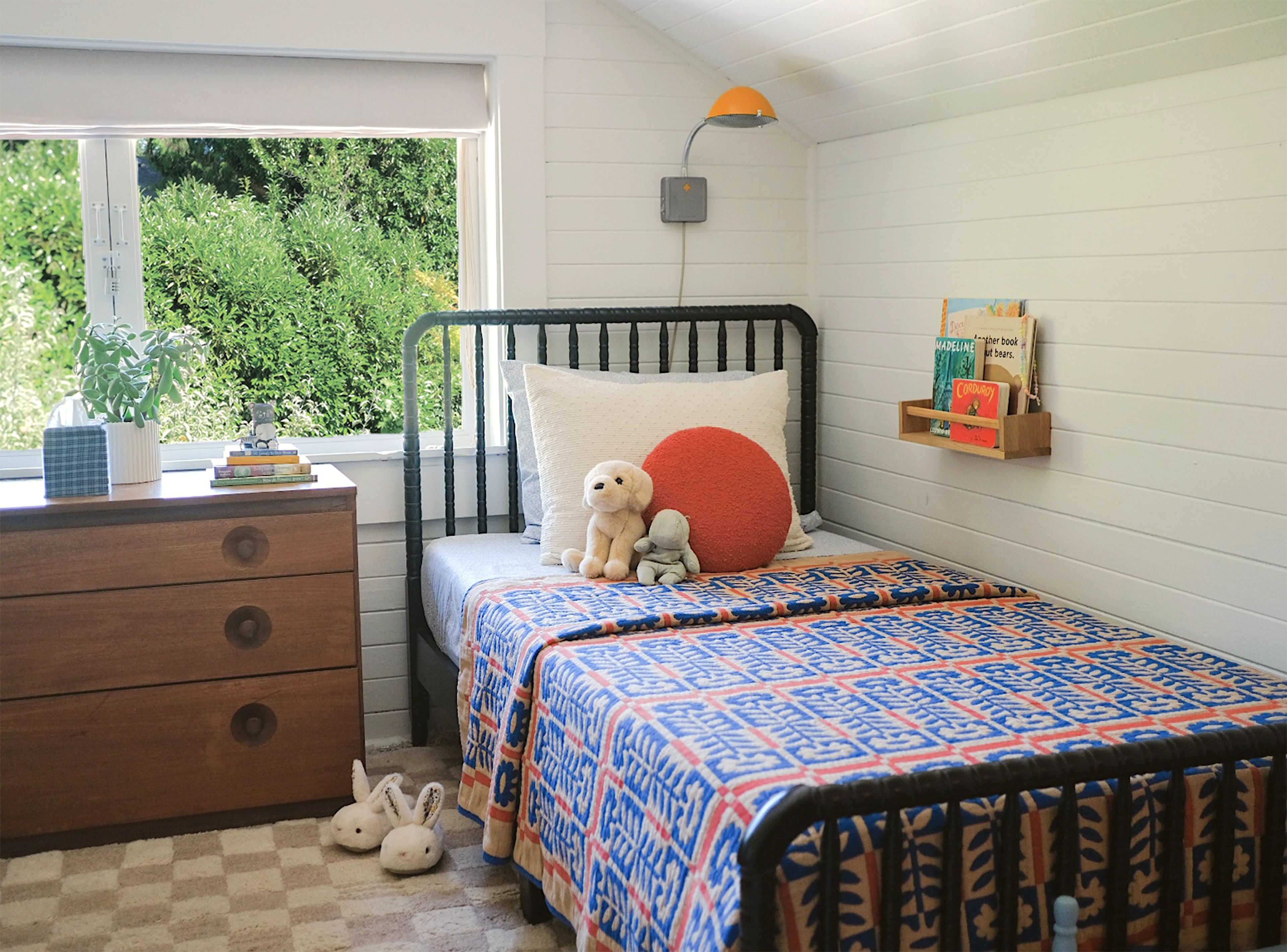 Quilt on kid's bed. 