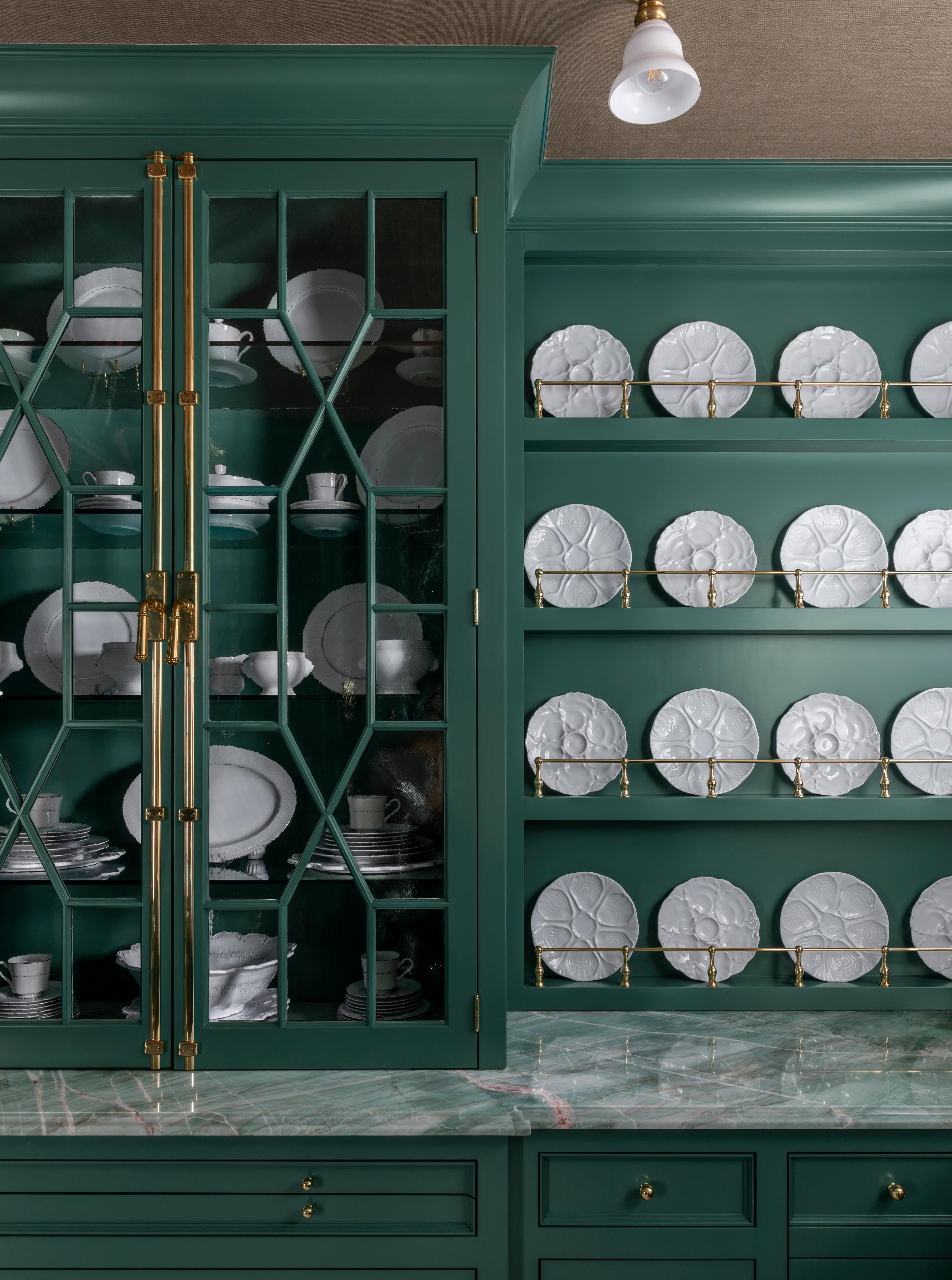 green room with plate wall 