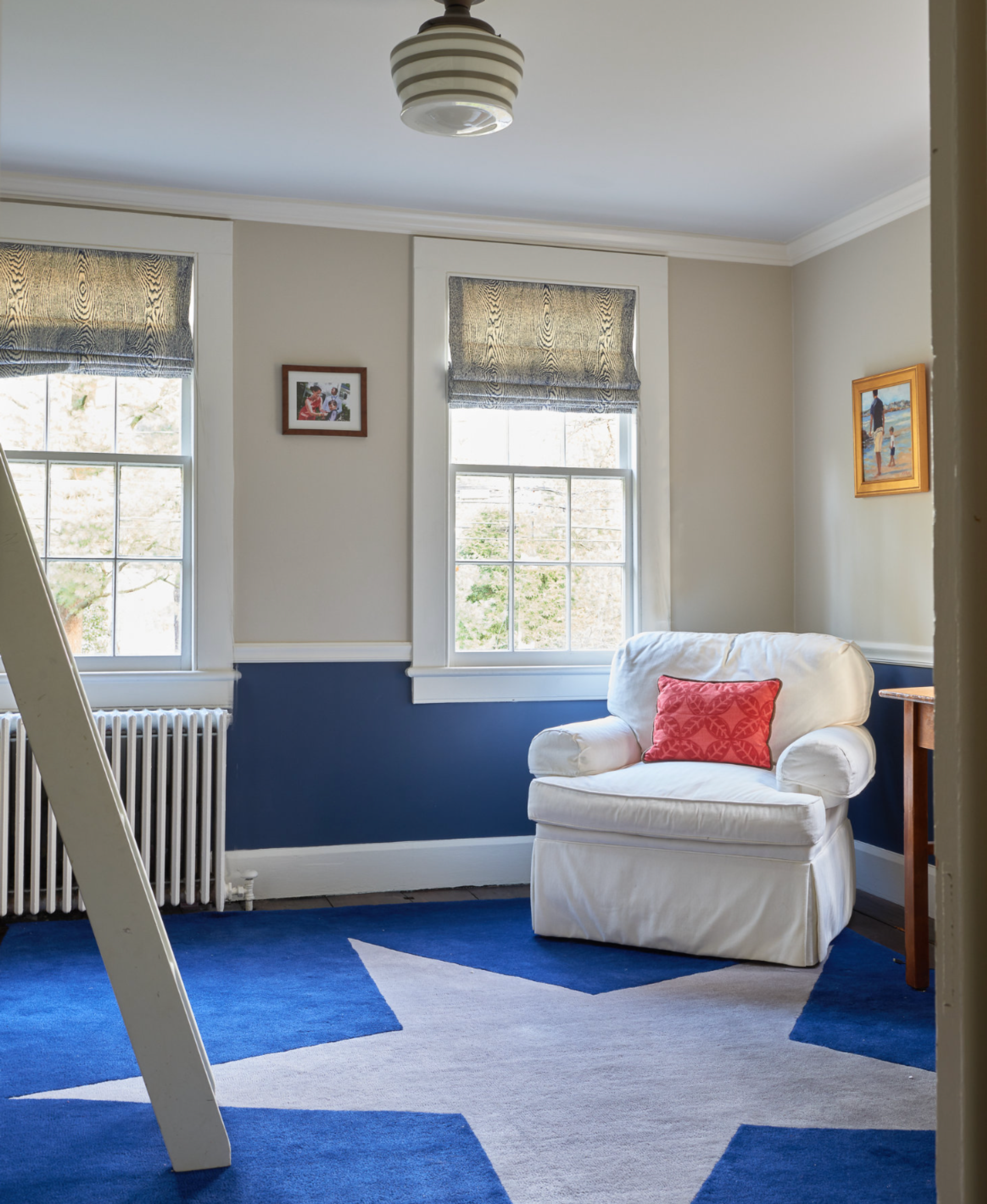 Patriotic room.