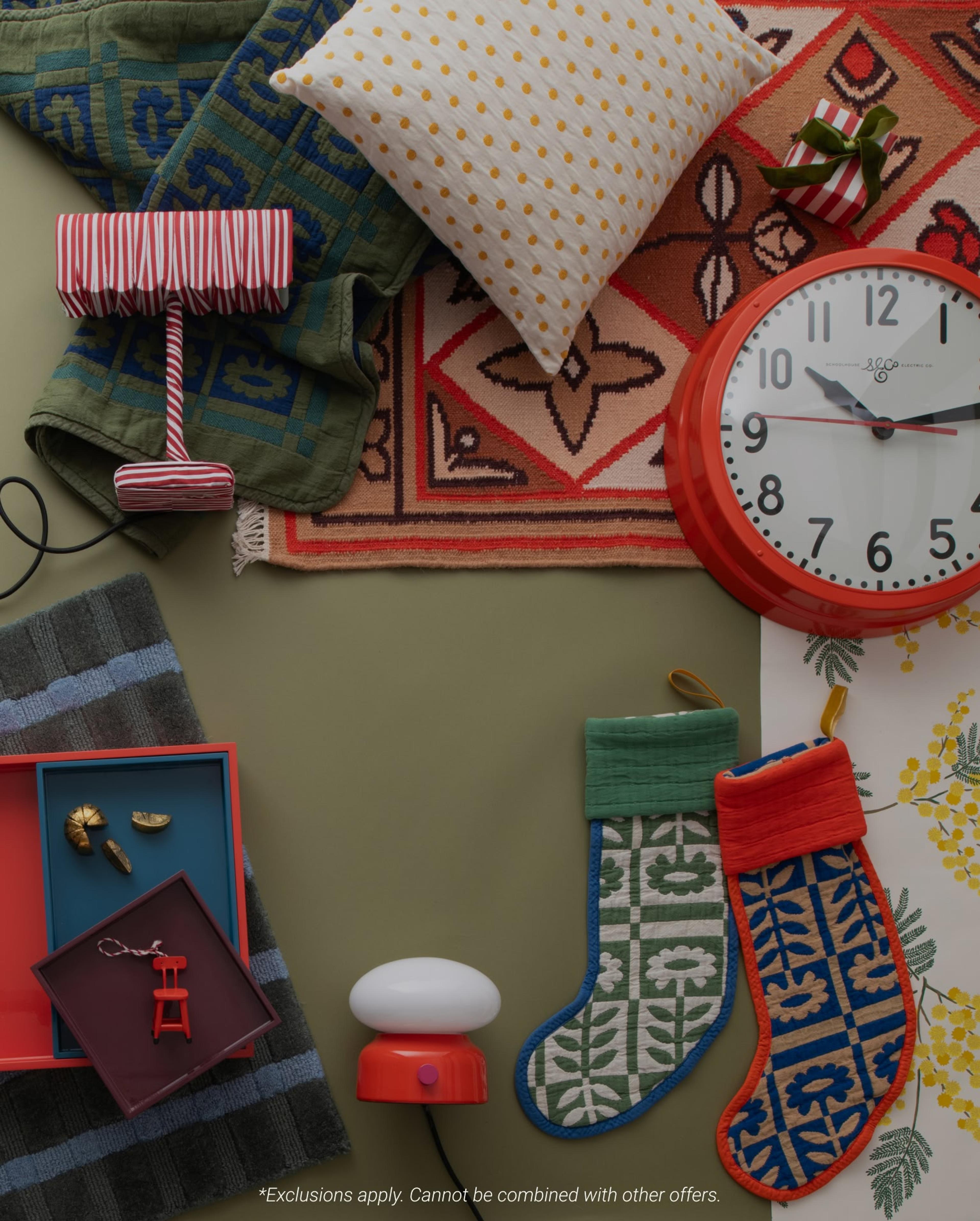 Cheerful Layflat decorated for the holidays 