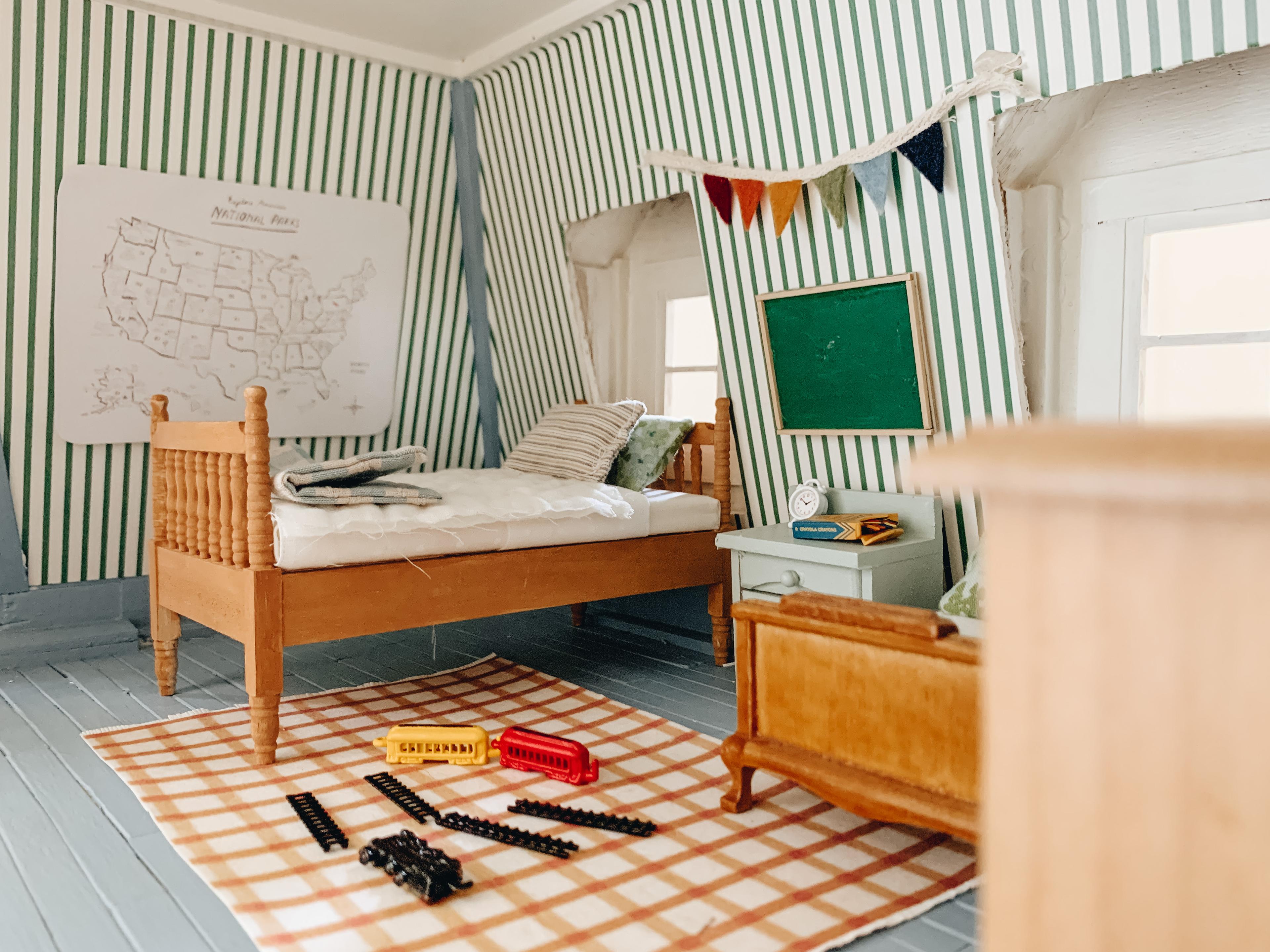 Bedroom in dollhouse.