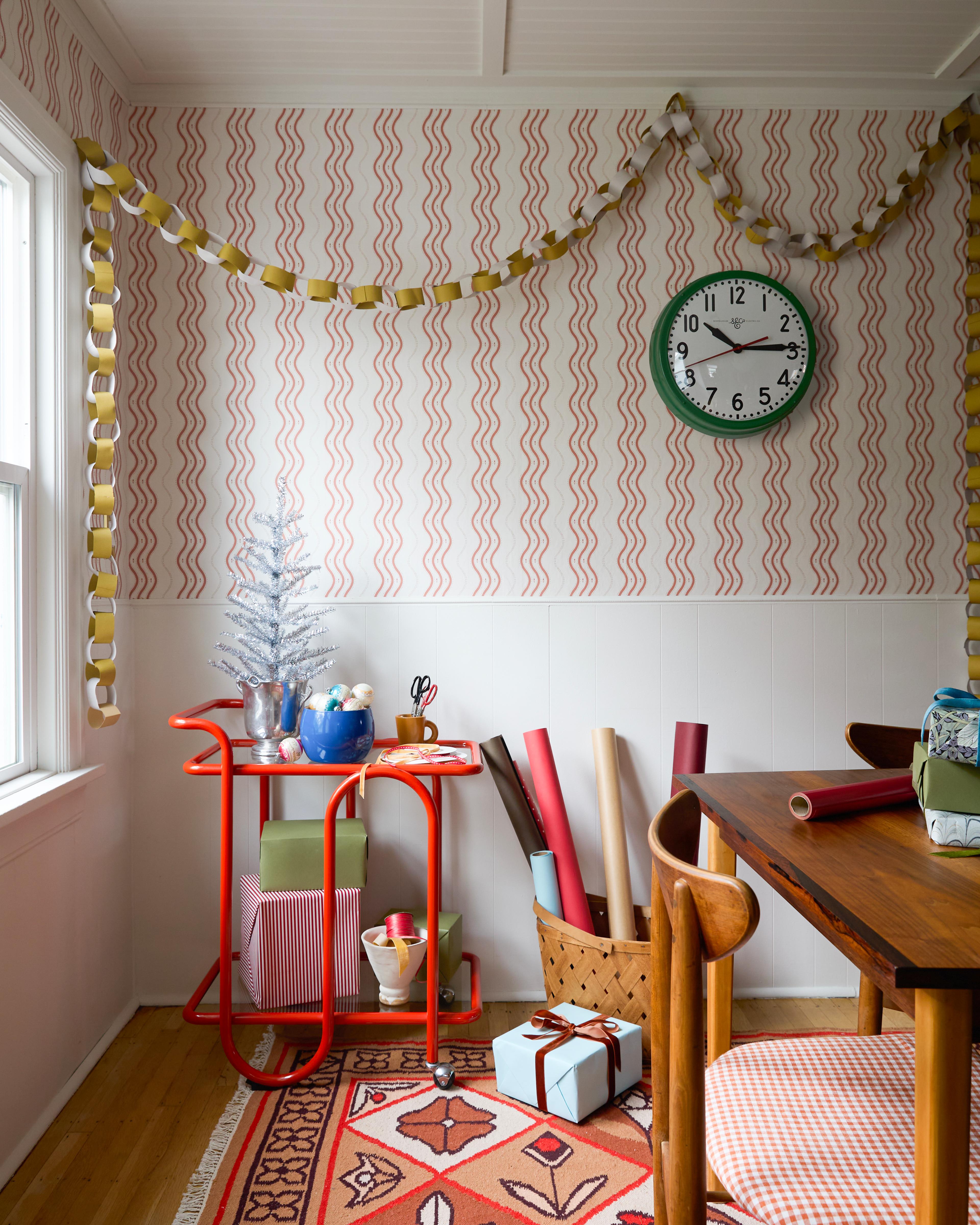 Holiday dining room.