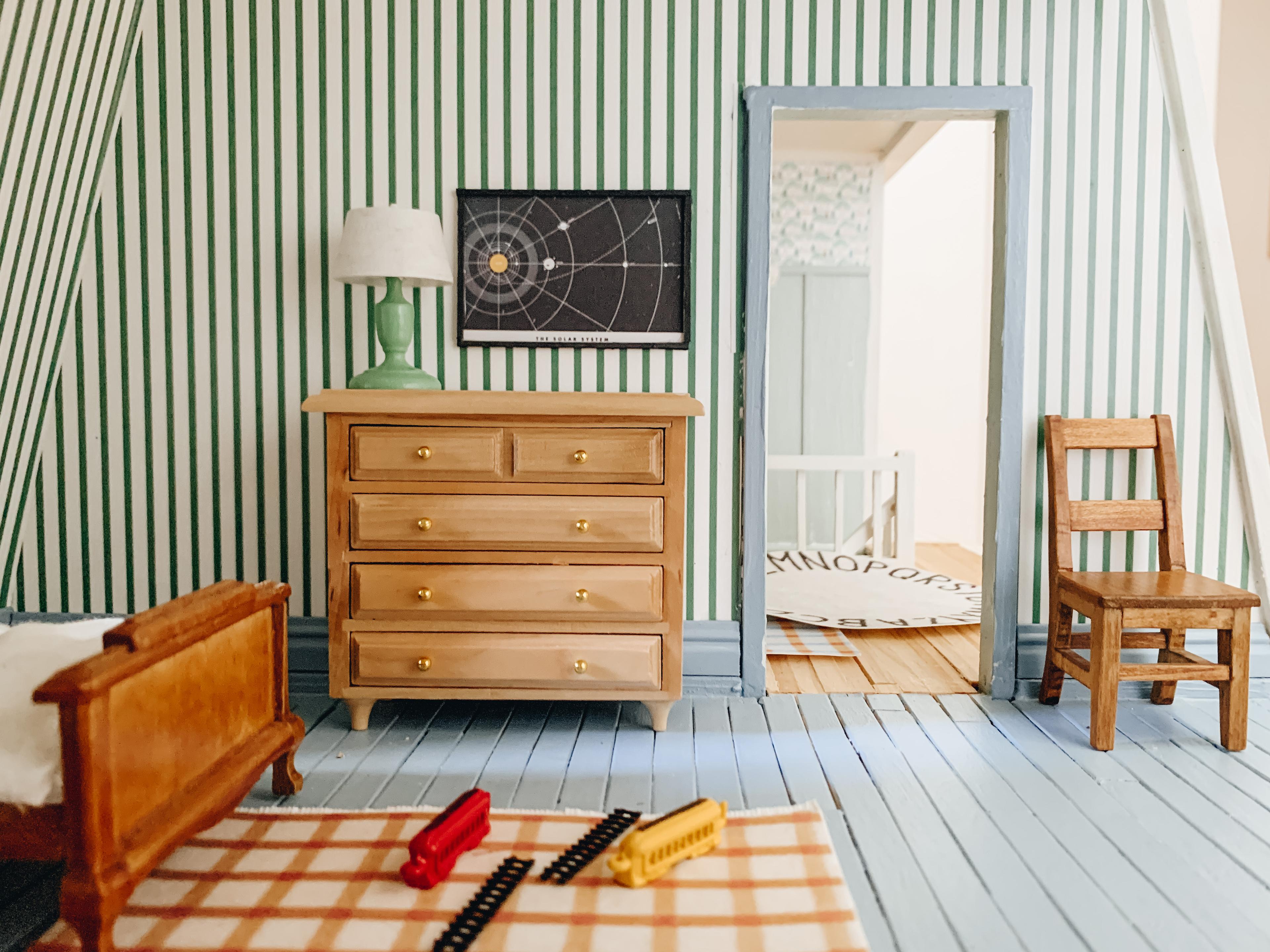 Bedroom in dollhouse.