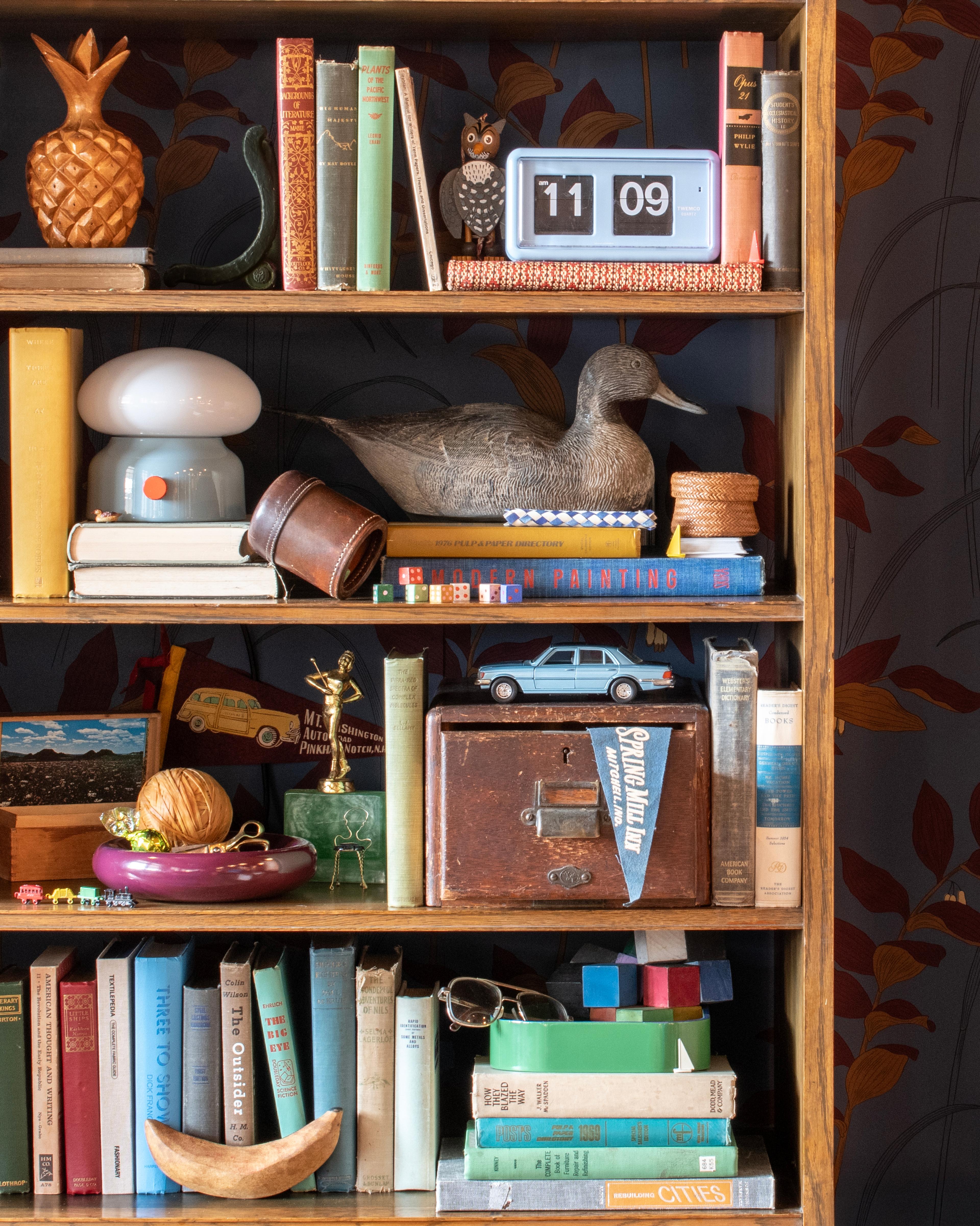I Spy Schoolhouse: A Shelf Full of Whimsy