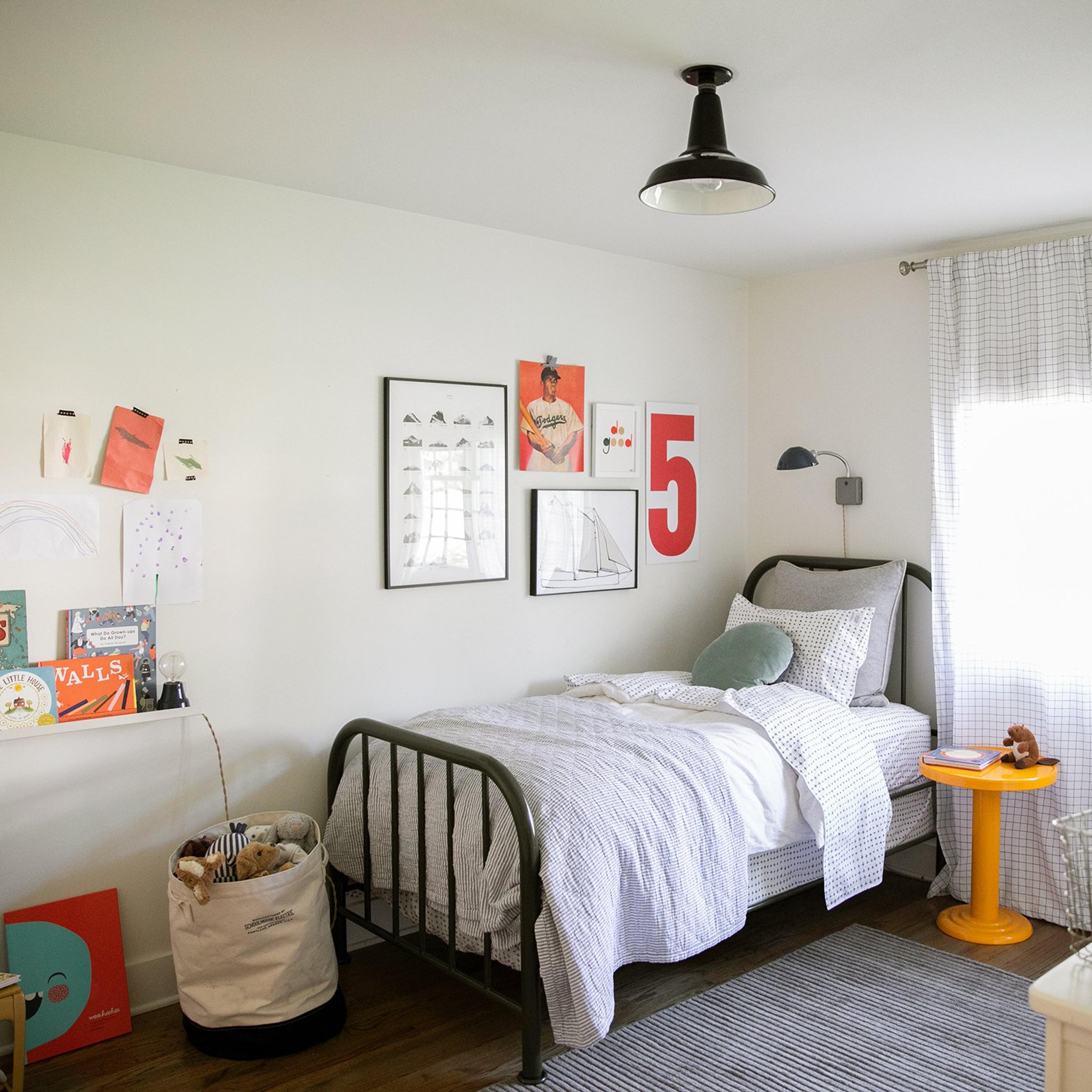 Pendant light overhead bedroom