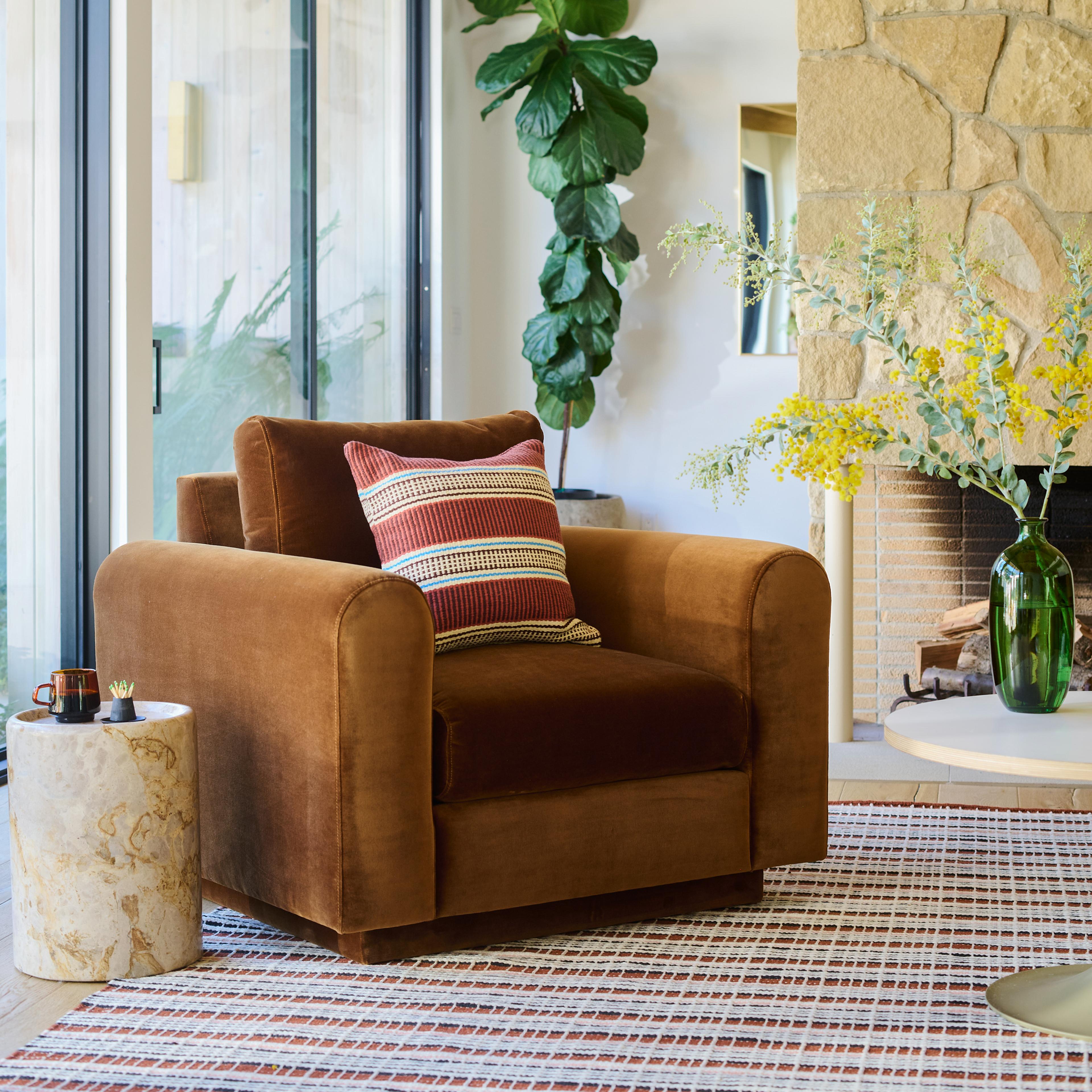 Modern and minimal living room.