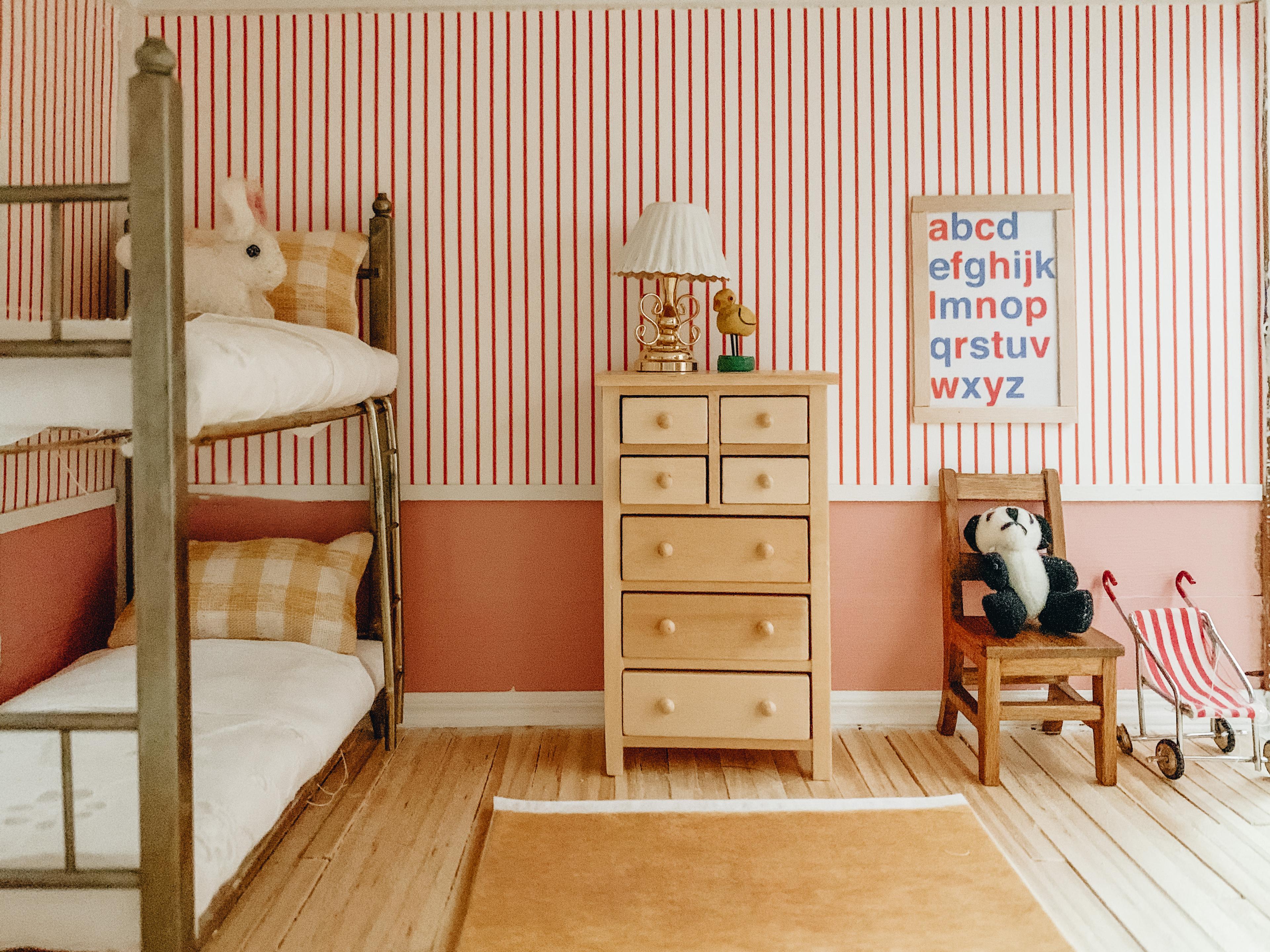 Bedroom in dollhouse.